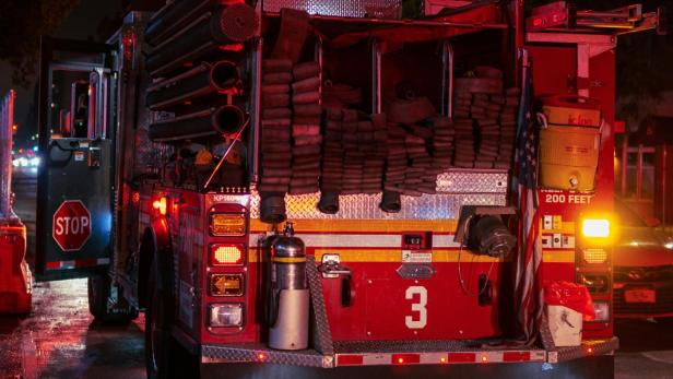 Frau in St. Louis von Feuerwehrfahrzeug überrollt.