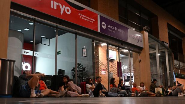 SPAIN-ENERGY-EMERGENCY-BLACKOUT