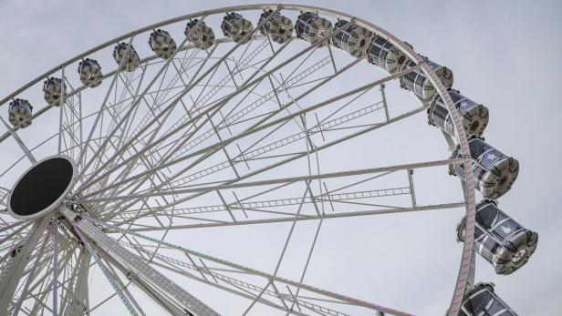 Das Riesenrad auf der Bremer Osterwiese (Archivbild).