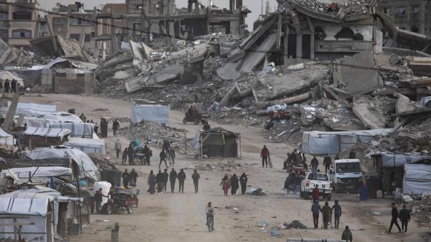 Palestinians flee northern Gaza after Israeli army issues evacuation orders Palestinians flee northern Gaza after Israeli army issues evacuation orders