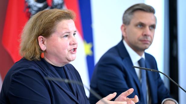 ARBEITSKLAUSUR DER BUNDESREGIERUNG: SCHUMANN / HATTMANNSDORFER