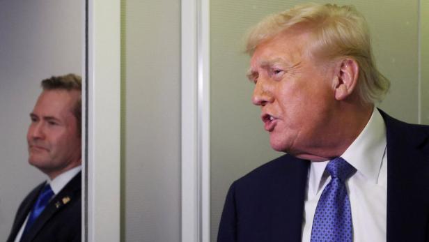 US-Präsident Donald Trump und sein gefeuerter Nationaler Sicherheitsberater Michael Waltz
