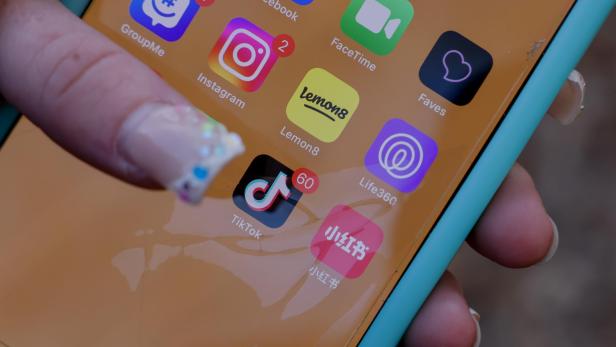 Tiktok-App auf einem Smartphone Tiktok-App auf einem Smartphone