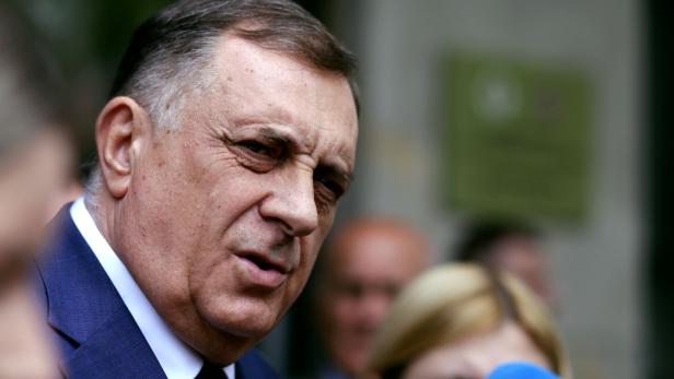BOSNIA-POLITICS-CONSTITUTION-DODIK
