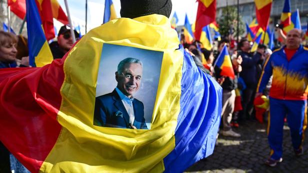 FILES-ROMANIA-POLITICS-VOTE-PRESIDENT-DEMONSTRATION FILES-ROMANIA-POLITICS-VOTE-PRESIDENT-DEMONSTRATION