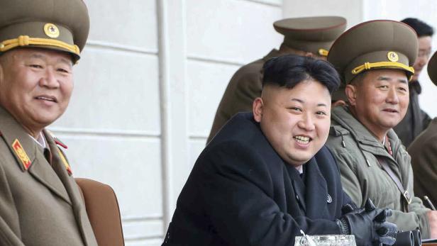 Vor kurzem sorgte sein für Schlagzeilen, jetzt ist es seine Frisur: Kim Jong-un, junger Machthaber, hat angeblich allen Studenten des Landes dieselbe Frisur verordnet – und zwar seine eigene.