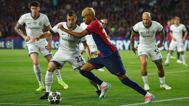 Champions League - Semi Final - First Leg - FC Barcelona v Inter Milan