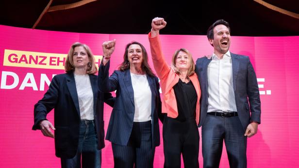 WIEN-WAHL: NEOS WIEN WAHLPARTY: MEINL-REISINGER / ARAPOVIC / EMMERLING / WIEDERKEHR WIEN-WAHL: NEOS WIEN WAHLPARTY: MEINL-REISINGER / ARAPOVIC / EMMERLING / WIEDERKEHR