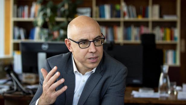 ECB pressures Austrias Raiffeisen bank to quit Russia