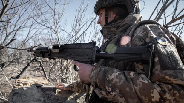 Ukrainian unit performs military training in Donetsk region Ukrainian unit performs military training in Donetsk region