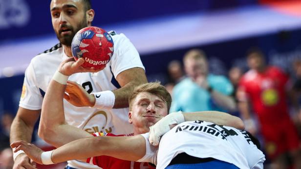 TOPSHOT-HANDBALL-WORLD-MEN-AUS-KUW TOPSHOT-HANDBALL-WORLD-MEN-AUS-KUW