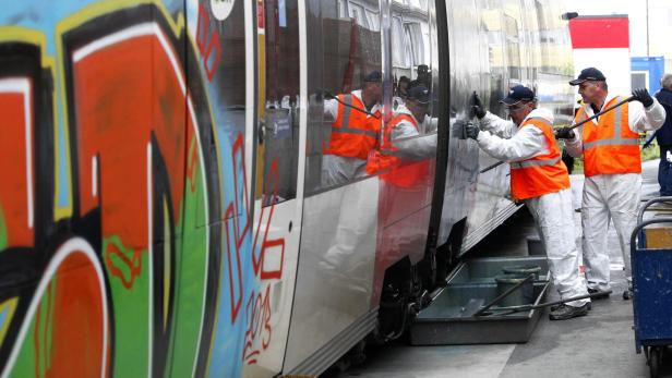 Social Media befeuert Mutproben wie Graffiti-Sprayen oder das Trainsurfen.