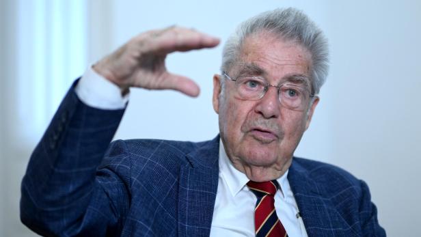 INTERVIEW: HEINZ FISCHER INTERVIEW: HEINZ FISCHER