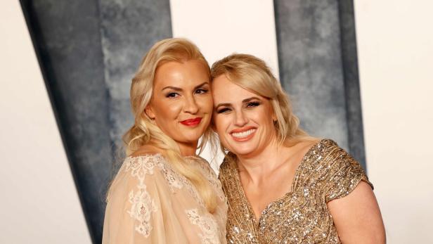 Ramona Agruma und Rebel Wilson
