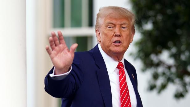 US President Trump speaks with reporters outside Oval Office US President Trump speaks with reporters outside Oval Office
