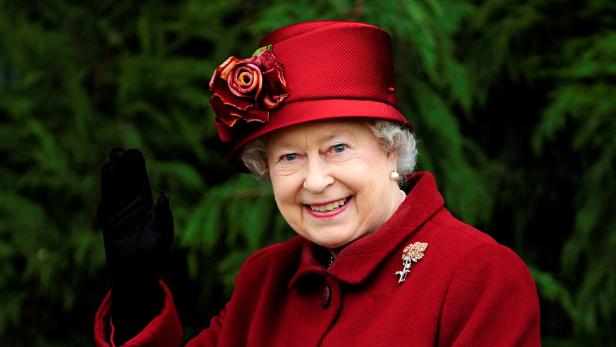 Queen Elizabeth II. (2009) Queen Elizabeth II. (2009)