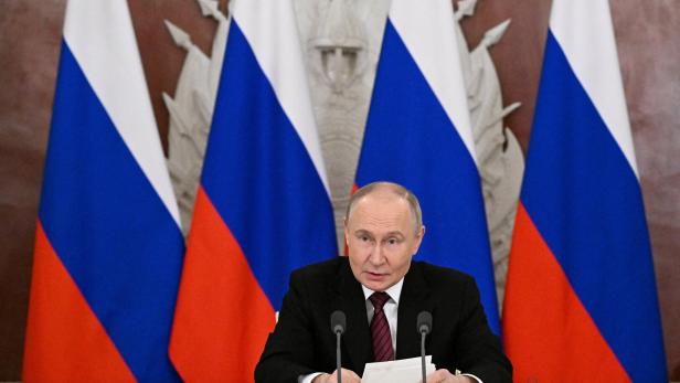 Russian President Vladimir Putin gives a statement to the media in Moscow