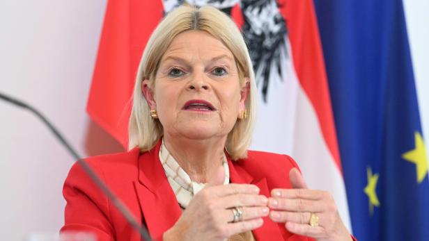 ARBEITSKLAUSUR DER BUNDESREGIERUNG: TANNER