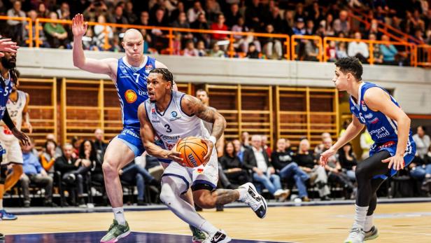 Basketball, win2day Basketball Superliga 2024/25, Grunddurchgang Runde 9, BBC Nord Dragonz, Oberwart Gunners, Rayshawn Mart (3)
