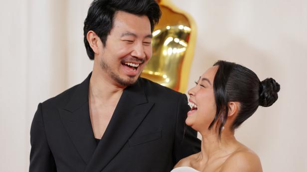 Simu Liu und Partnerin Allison Hsu Simu Liu und Partnerin Allison Hsu