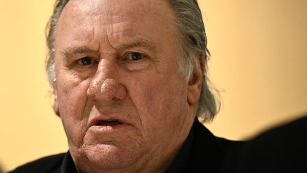  Gérard Depardieu 