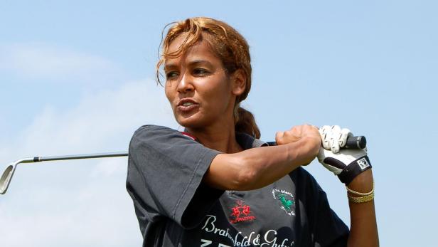 NADDEL ALS GOLFERIN 