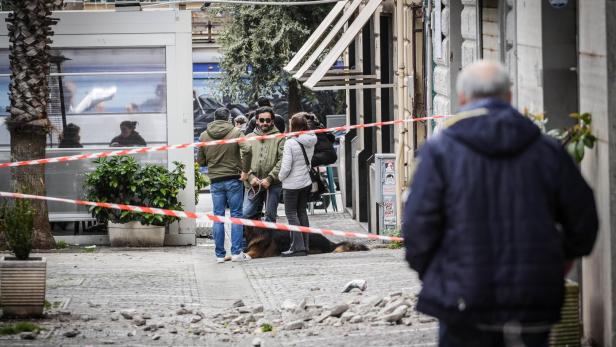 Earthquake hits Naples