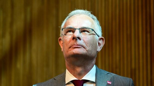 SONDERSITZUNG DES NATIONALRATES MIT BUDGETREDE: MARTERBAUER