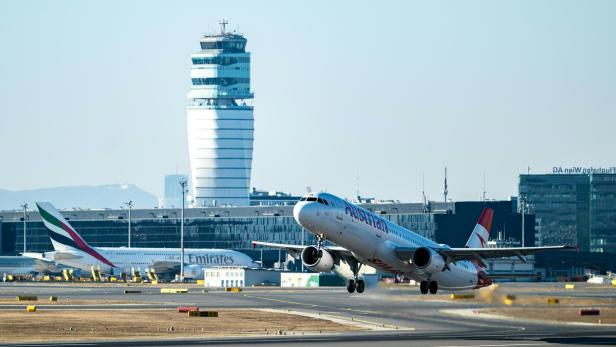 ++ THEMENBILD ++ FLUGHAFEN / REISEN / FLUGZEUG/TOURISMUS ++ THEMENBILD ++ FLUGHAFEN / REISEN / FLUGZEUG/TOURISMUS