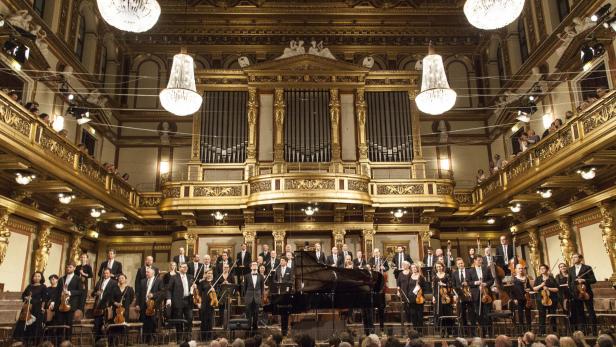 Internationaler Beethoven Klavierwettbewerb Wien Saal im Musikverein Wien, Musiker:innen auf der Bühne vor Publikum