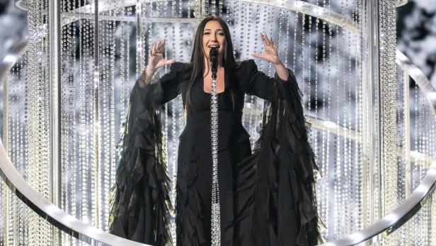 Yuval Raphael in ihrem Bühnendress für den Song Contest