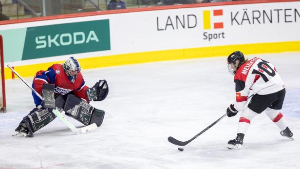 EISHOCKEY/IIHF FRAUEN WM/DIVISION 1A/1. RUNDE/ NORWEGEN - ÖSTERREICH Anna Meixner im Nationalteam