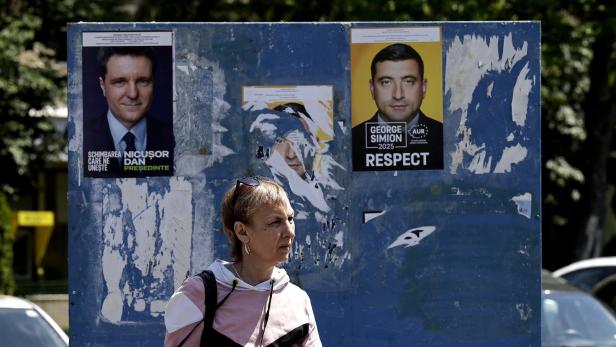 Romania's runoff presidential election campaign in Bucharest