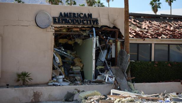 Explosion outside Palm Springs, CA fertility clinic