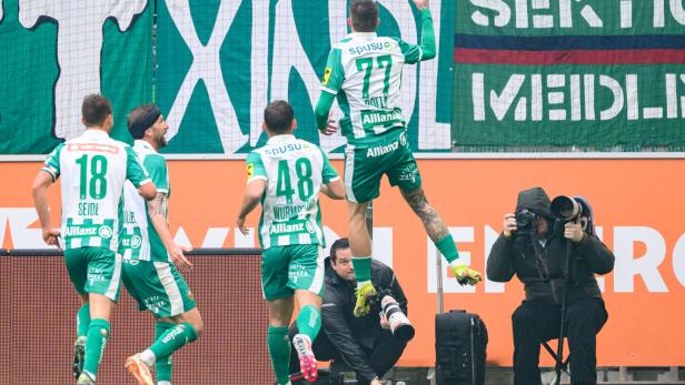 FUSSBALL: ADMIRAL BUNDESLIGA / MEISTERGRUPPE / 9. RUNDE: SK RAPID - SK PUNTIGAMER STURM GRAZ Rapid besiegt Sturm mit 3:1.