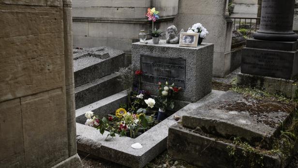 Jim Morrison's grave in Paris
