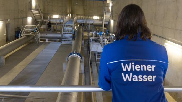Wasserversorgung Wienerberg Wasserversorgung Wienerberg, eine Mitarbeiterin von Wiener Wasser