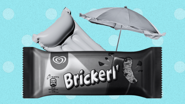 Ein schwarz-weißes Foto von einer Brickerl-Verpackung.
