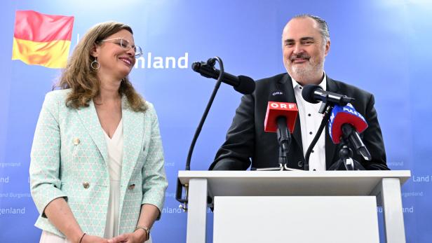 Anja Haider-Wallner und Hans Peter Doskozil bei einer Pressekonferenz.