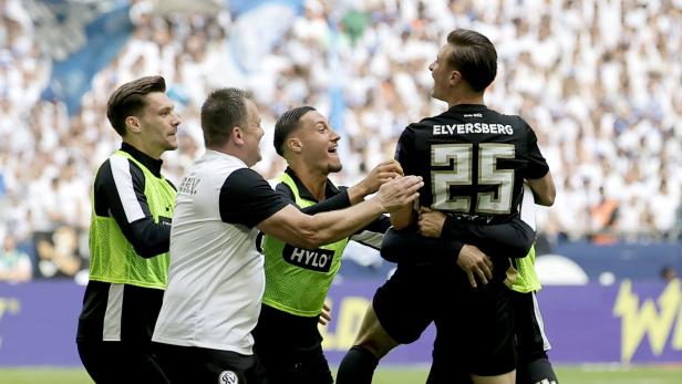 Erfolgslauf: Elversberg kommt aus dem Jubeln nicht heraus, zuletzt gab es in der Liga acht Spiele ohne Niederlage. Erfolgslauf: Elversberg kommt aus dem Jubeln nicht heraus, zuletzt gab es in der Liga acht Spiele ohne Niederlage.