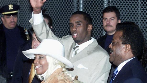 FILE PHOTO: RAP SINGER PUFFY COMBS AFTER NOT GUILTY VERDICT.