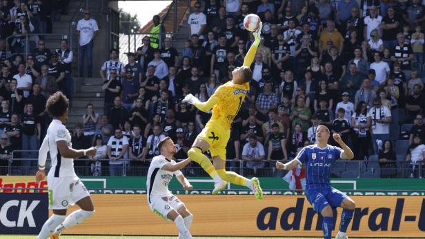 FUSSBALL: ADMIRAL BUNDESLIGA / MEISTERRUNDE / 4. RUNDE: SK PUNTIGAMER STURM GRAZ - BLAU-WEISS LINZ Fliegt zurück auf die Insel: Tormann Scherpen