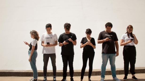 Fast die Hälfte der Gen Z will das Internet abschaffen.