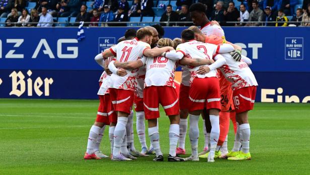 FUSSBALL: ADMIRAL BUNDESLIGA / MEISTERGRUPPE / 9. RUNDE: BLAU-WEISS LINZ - RED BULL SALZBURG FUSSBALL: ADMIRAL BUNDESLIGA / MEISTERGRUPPE / 9. RUNDE: BLAU-WEISS LINZ - RED BULL SALZBURG