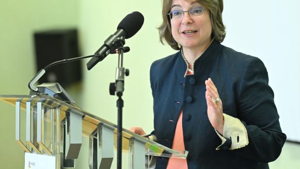 DRITTE SESSION DER 16. SYNODE A.B. MIT BISCHOFSWAHL DER EVANGELISCH-LUTHERISCHEN KIRCHE: CORNELIA RICHTER
