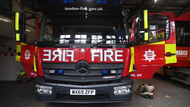 Firefighters set to vote to strike over pay