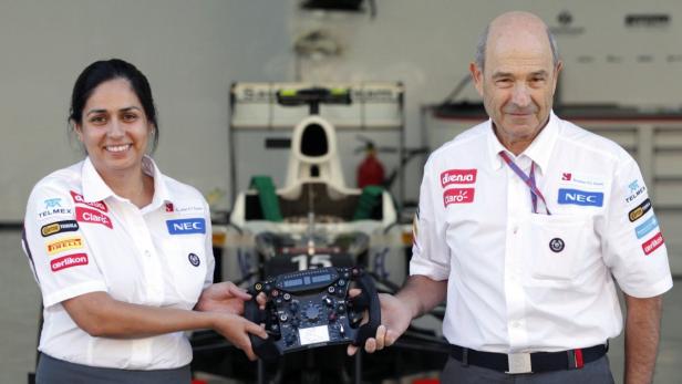 Monisha Kaltenborn (L), the new principal for the Sauber Formula One team, and outgoing team principal Peter Sauber pose at the team&#039;s garage during an announcement ceremony ahead of the South Korean F1 Grand Prix at the Korea International Circuit in Yeongam October 11, 2012. Indian-born Kaltenborn became the F1&#039;s first female team principal on Thursday after taking the helm at Sauber from founder Sauber with immediate effect. REUTERS/Woohae Cho (SOUTH KOREA - Tags: SPORT MOTORSPORT F1)