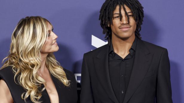 2025 American Music Awards - Arrivals