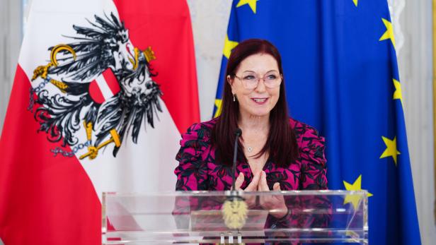 EMPFANG FÜR DAS JEWISH WELCOME SERVICE: LESSING Hannah Lessing