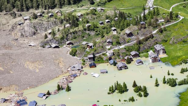 BERGRUTSCH, BERGSTURZ, FELSSTURZ, EVAKUATION, MUDSLIDE,